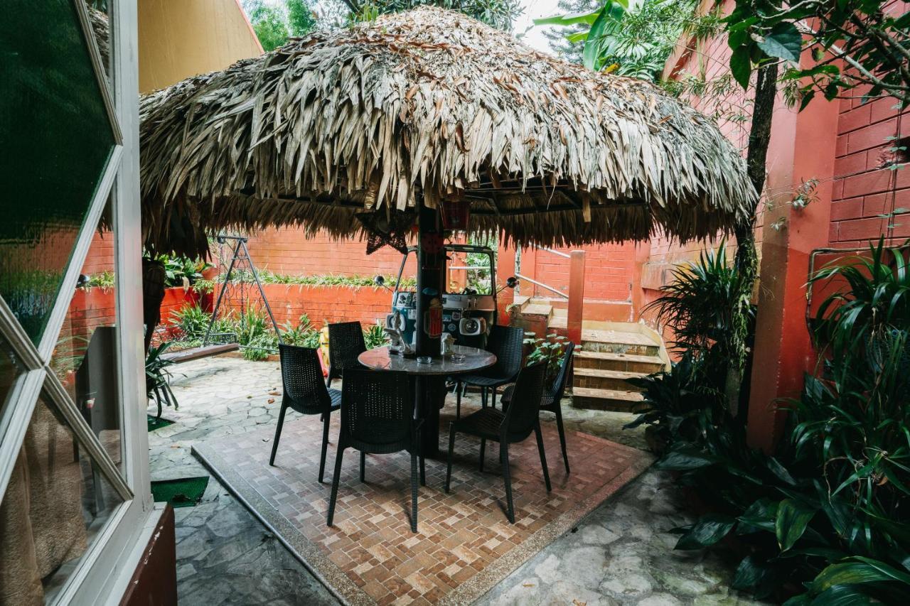 Rock Cliff Home Stay ชิลลอง ภายนอก รูปภาพ