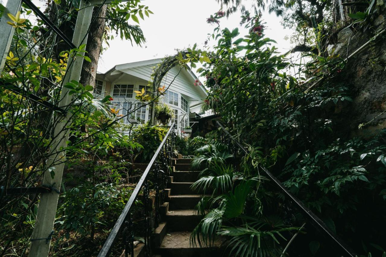 Rock Cliff Home Stay ชิลลอง ภายนอก รูปภาพ